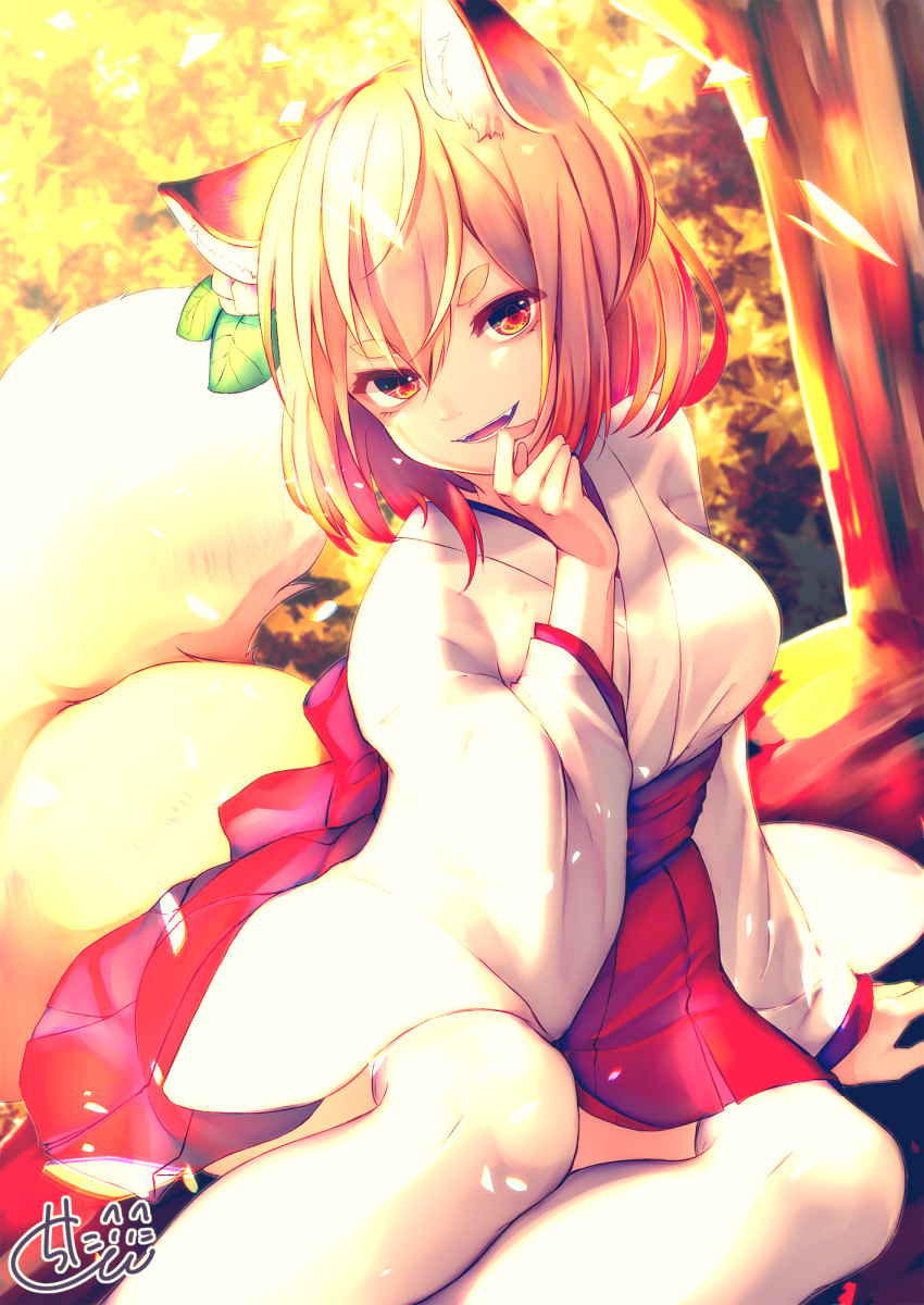 1girl :d animal_ear_fluff animal_ears bangs bow breasts brown_hair chita_(ketchup) commentary_request eyebrows_visible_through_hair fangs flower fox_ears fox_girl fox_tail hair_between_eyes hair_flower hair_ornament hand_up head_tilt highres japanese_clothes kimono leaf long_sleeves medium_breasts open_mouth original pleated_skirt red_bow red_eyes red_skirt short_eyebrows short_hair short_kimono signature sitting skirt smile solo tail tail_raised thick_eyebrows thigh-highs white_flower white_kimono white_legwear wide_sleeves