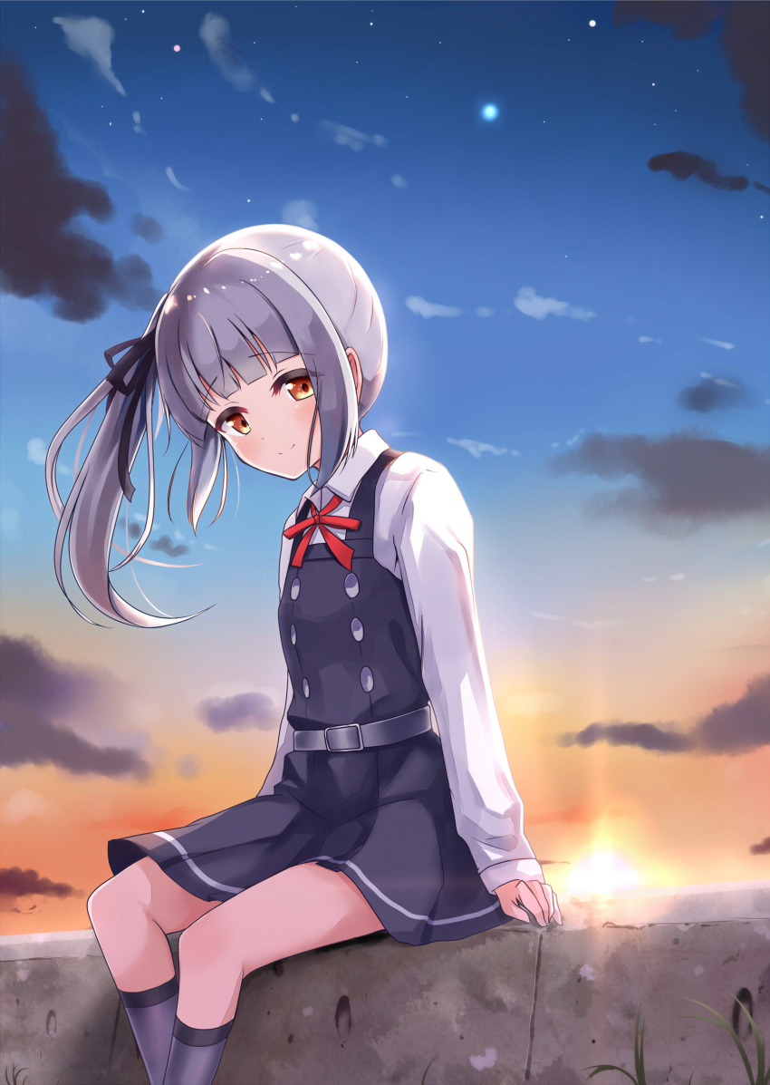 1girl absurdres belt black_ribbon dress eyebrows_visible_through_hair hair_ribbon head_tilt highres kantai_collection kasumi_(kantai_collection) long_hair long_sleeves looking_at_viewer neck_ribbon night night_sky pinafore_dress remodel_(kantai_collection) ribbon side_ponytail silver_hair sitting sky smile solo soramuko sunset yellow_eyes