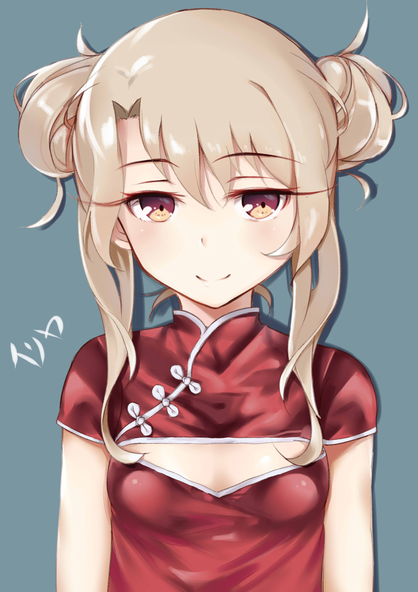 1girl absurdres bangs blue_background bow breasts brown_eyes china_dress chinese_clothes cleavage_cutout closed_mouth commentary_request double_bun dress eyebrows_visible_through_hair fate/kaleid_liner_prisma_illya fate_(series) hair_between_eyes highres illyasviel_von_einzbern light_brown_hair long_hair pear_sauce red_dress short_sleeves side_bun sidelocks simple_background small_breasts smile solo upper_body white_bow