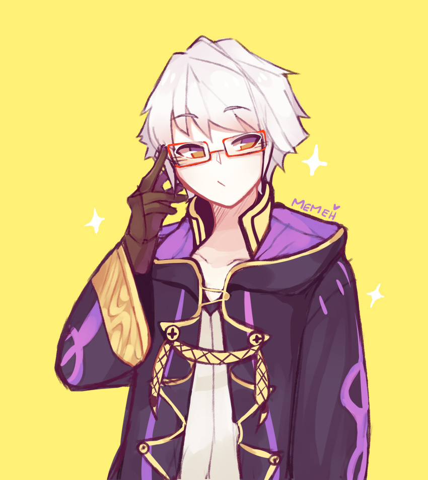 1boy absurdres artist_name brown_eyes brown_gloves fire_emblem fire_emblem:_kakusei fire_emblem_heroes glasses gloves highres hood hood_down lazymimium long_sleeves male_my_unit_(fire_emblem:_kakusei) my_unit_(fire_emblem:_kakusei) nintendo robe short_hair simple_background solo white_hair yellow_background