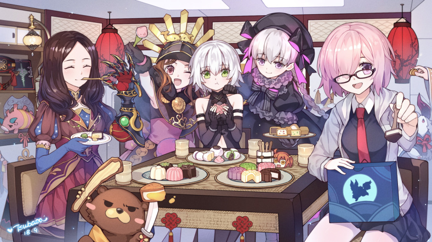 5girls :d :t ;d ^_^ animal arm_up artist_name bag bangs bare_shoulders bear beret black-framed_eyewear black_bow black_dress black_gloves black_hat black_shirt blue_gloves blush bow braid breasts brown_capelet brown_eyes brown_hair brown_skirt chacha_(fate/grand_order) chair closed_eyes closed_eyes closed_mouth collarbone collared_dress commentary_request creature dated detached_sleeves dress eating elbow_gloves eyebrows_visible_through_hair fate/extra fate/grand_order fate_(series) feeding fingerless_gloves fingernails food food_request fork fou_(fate/grand_order) fujimaru_ritsuka_(female) glasses gloves gothic_lolita green_eyes grey_jacket hair_between_eyes hair_bow hair_over_one_eye hand_on_another's_shoulder hat highres holding holding_fork holding_knife holding_plate hood hood_down hooded_jacket indoors jack_the_ripper_(fate/apocrypha) jacket knife lantern leonardo_da_vinci_(fate/grand_order) lolita_fashion long_hair long_sleeves low_twintails mash_kyrielight medium_breasts multiple_girls necktie no_legwear nursery_rhyme_(fate/extra) one_eye_closed open_clothes open_jacket open_mouth orion_(fate/grand_order) out_of_frame paper_lantern pink_eyes pink_hair plate pleated_dress pleated_skirt puff_and_slash_sleeves puffy_sleeves red_neckwear red_skirt shirt signature silver_hair single_elbow_glove sitting skirt sleeveless sleeveless_shirt small_breasts smile standing star star_print sweets table tsubasa_tsubasa twin_braids twintails very_long_hair violet_eyes wide_sleeves