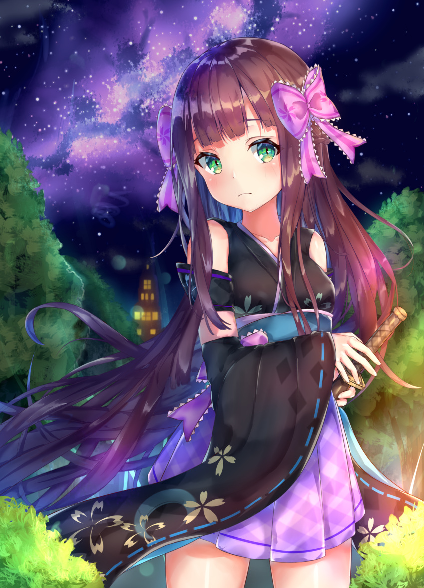 1girl black_kimono blush bow brown_hair bush detached_sleeves frown green_eyes hair_bow highres japanese_clothes katana kimono long_hair looking_at_viewer mishuo_(misuo69421) night night_sky original outdoors pink_bow sidelocks sky solo standing star_(sky) starry_sky sword very_long_hair weapon wide_sleeves