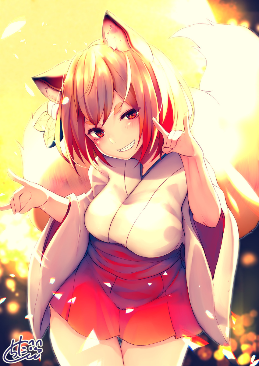 1girl animal_ears bangs blurry blurry_background breasts brown_hair chita_(ketchup) commentary_request cowboy_shot depth_of_field eyebrows_visible_through_hair fox_ears fox_girl fox_shadow_puppet fox_tail grin hands_up head_tilt highres japanese_clothes kimono long_sleeves looking_at_viewer medium_breasts original pleated_skirt red_eyes red_skirt short_eyebrows short_kimono signature skirt smile solo tail tail_raised thick_eyebrows thigh_gap wide_sleeves