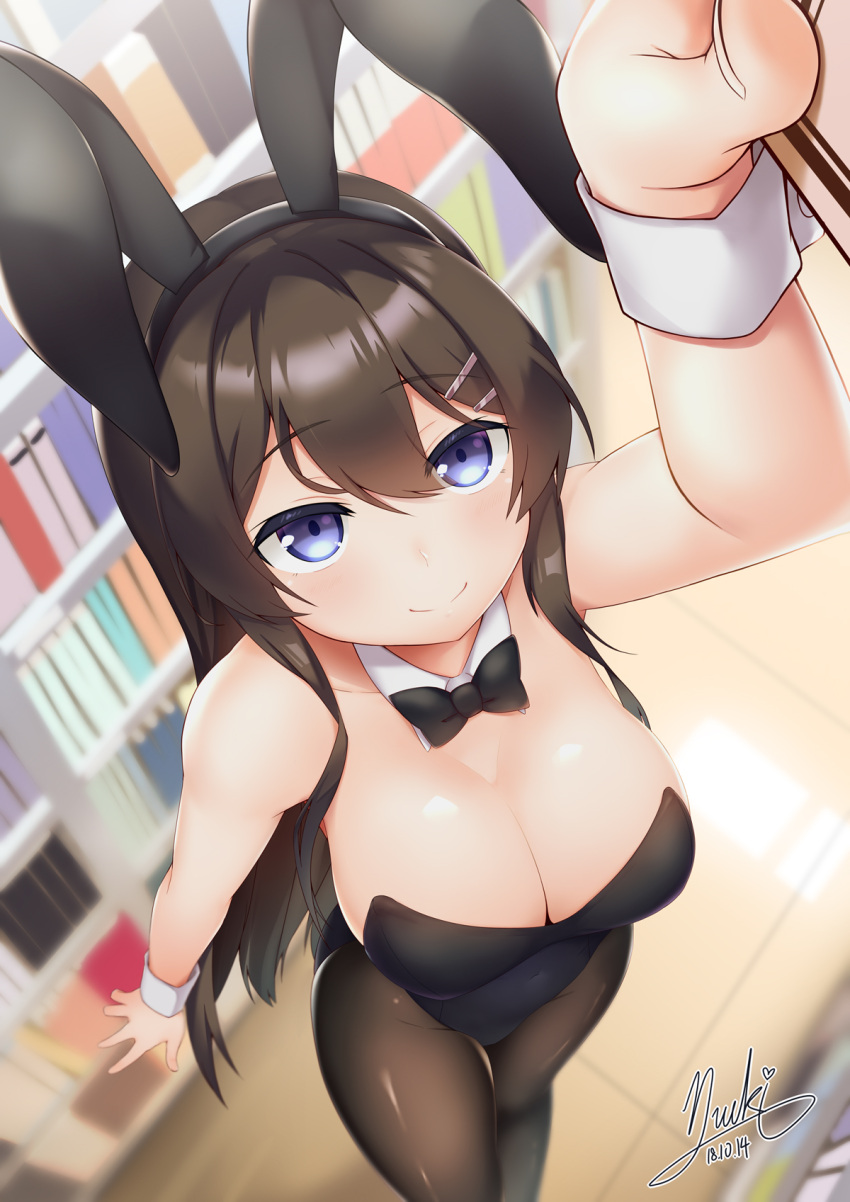 1girl animal_ears black_hair black_legwear black_leotard black_neckwear blue_eyes bow bowtie breasts bunny_girl bunnysuit chinese_commentary cleavage commentary_request detached_collar from_above hair_ornament hairclip highres leotard long_hair looking_at_viewer medium_breasts pantyhose perspective rabbit_ears sakurajima_mai seishun_buta_yarou solo strapless strapless_leotard subaru_(794829485) wrist_cuffs