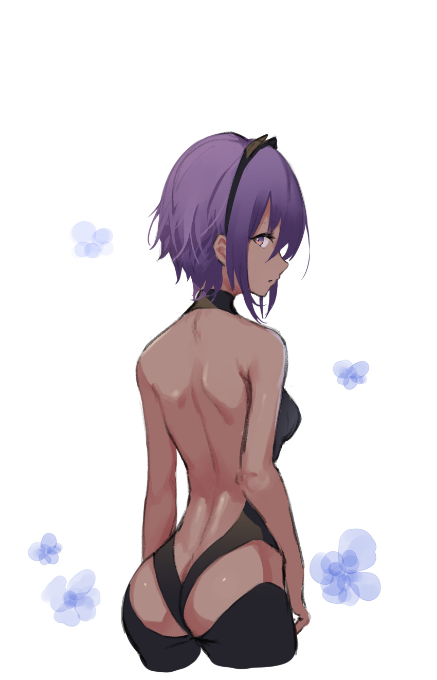 1girl aak absurdres arms_at_sides ass backless_outfit bangs bare_back black_hairband black_leotard breasts cowboy_shot dark_skin eyebrows_visible_through_hair fate/prototype fate/prototype:_fragments_of_blue_and_silver fate_(series) hair_between_eyes hairband hassan_of_serenity_(fate) highres leotard looking_at_viewer looking_back parted_lips profile purple_hair simple_background small_breasts solo violet_eyes white_background
