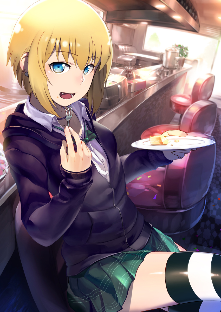 1girl absurdres bangs blonde_hair blue_eyes bow bowtie counter dish donarudo eyebrows_visible_through_hair fang food food_on_face fork hair_between_eyes highres holding holding_fork holding_plate indoors kon_futaba miniskirt open_mouth plate school_uniform short_hair sidelocks sitting skirt solo soredemo_machi_wa_mawatteiru thigh-highs