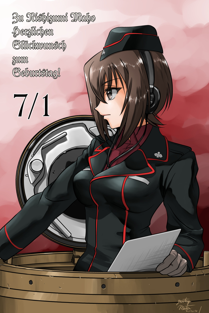 1girl artist_name bangs black_hat black_jacket brown_eyes brown_hair character_name closed_mouth commentary dated dress_shirt emblem eyebrows_visible_through_hair from_side frown garrison_cap german girls_und_panzer gloves grey_gloves happy_birthday hat headphones highres holding jacket kuromorimine_military_uniform long_sleeves looking_to_the_side matsui_yasutsugu military military_hat military_uniform nishizumi_maho red_background red_shirt shirt short_hair signature solo tank_cupola translation_request uniform upper_body