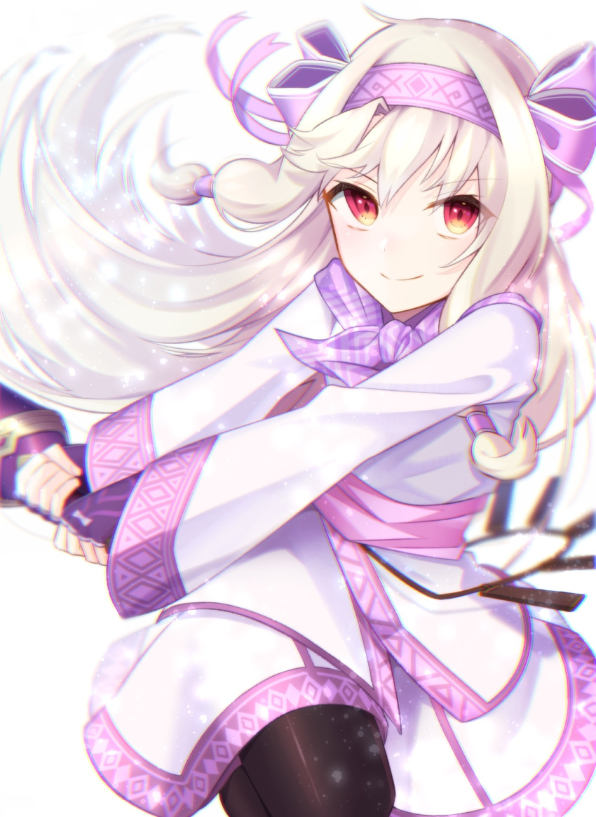 1girl ainu_clothes bangs black_legwear bow closed_mouth commentary eyebrows_visible_through_hair fate/grand_order fate_(series) fingerless_gloves gloves hair_bow hair_ribbon hairband highres holding holding_sword holding_weapon illyasviel_von_einzbern light_particles long_hair long_sleeves looking_at_viewer mtgomi_3 pantyhose purple_bow purple_gloves purple_hairband red_eyes ribbon simple_background sitonai smile sword weapon white_background white_hair