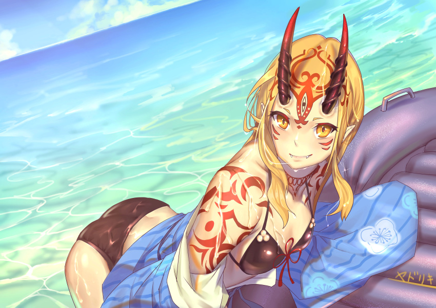 1girl absurdres ass bikini black_bikini blonde_hair blue_sky breasts chiwan_hewan cleavage collarbone day dutch_angle facial_mark fangs fangs_out fate/grand_order fate_(series) floating_hair floral_print front-tie_bikini front-tie_top highres horns ibaraki_douji_(fate/grand_order) long_hair looking_at_viewer ocean outdoors sky small_breasts smile solo swimsuit yellow_eyes