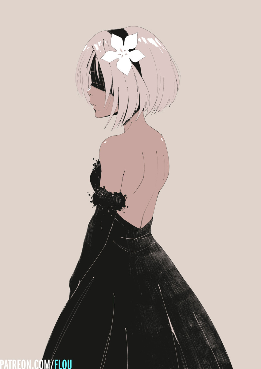 1girl back bare_shoulders black_dress black_hairband blindfold breasts covered_eyes dress elbow_gloves flou flower from_behind gloves hair_flower hair_ornament hairband highres medium_breasts mole mole_under_mouth nier_(series) nier_automata patreon_username short_hair silver_hair solo strapless strapless_dress yorha_no._2_type_b
