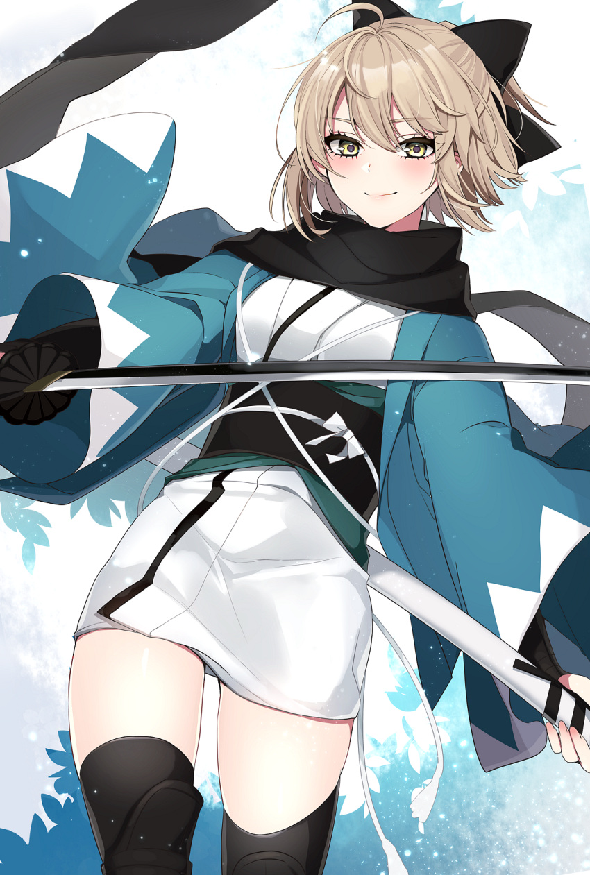 1girl ahoge black_bow black_legwear black_scarf blush bow eyebrows_visible_through_hair fate/grand_order fate_(series) hair_between_eyes hair_bow haori highres holding holding_sword holding_weapon japanese_clothes katana kimono light_brown_hair looking_at_viewer neko-san_(dim.dream) okita_souji_(fate) okita_souji_(fate)_(all) scarf short_hair short_kimono smile solo standing sword thigh-highs weapon white_kimono yellow_eyes