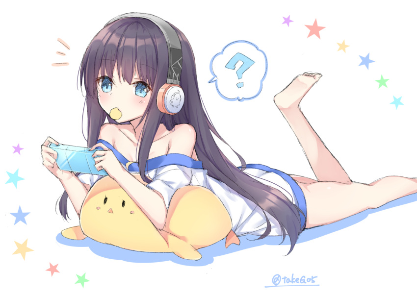 1girl ? azur_lane bangs bare_legs barefoot blue_eyes blush brown_hair chips eyebrows_visible_through_hair food food_in_mouth hair_between_eyes handheld_game_console hands_up headphones holding holding_handheld_game_console long_island_(azur_lane) looking_at_viewer lying mouth_hold off-shoulder_shirt on_stomach potato_chips shirt short_sleeves solo spoken_question_mark standing star stuffed_animal stuffed_bird stuffed_toy takeg05 twitter_username white_background white_shirt