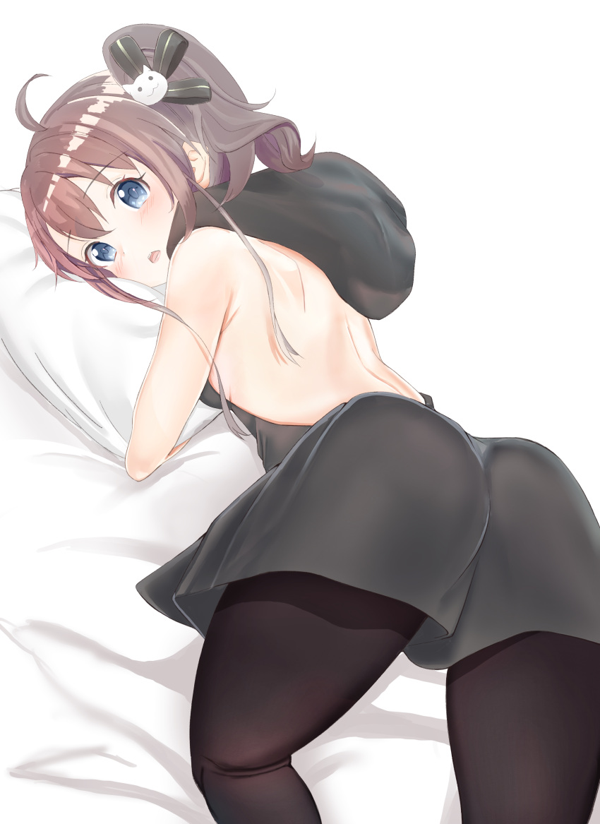 1girl absurdres ahoge ass backless_outfit blue_eyes blush breasts brown_hair hair_ornament highres hololive looking_at_viewer lying_on_bed natsuiro_matsuri open_mouth pantyhose pillow simple_background small_breasts solo toratora_(nanahaba) virtual_youtuber white_background