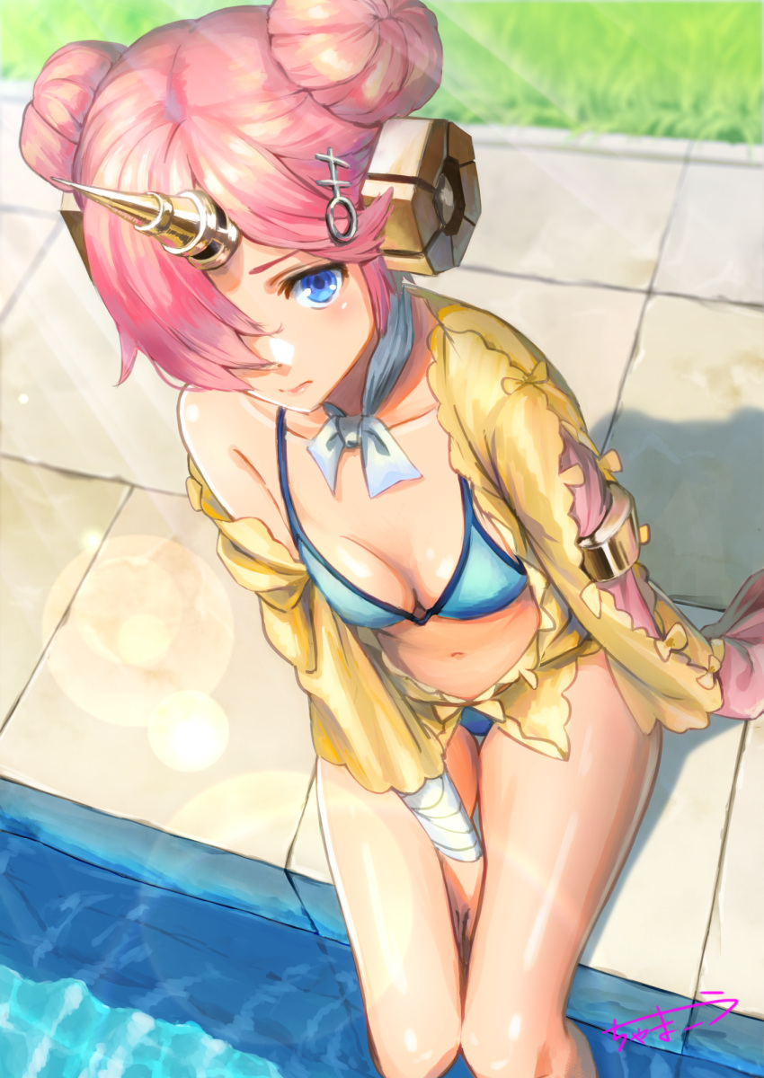 1girl between_legs bikini blue blue_bikini breasts chama_kou choker cleavage collarbone day eyes fate/grand_order fate_(series) frankenstein's_monster_(fate) frankenstein's_monster_(swimsuit_saber)_(fate) from_above grey_ribbon hair_bun hair_ornament hair_over_one_eye hand_between_legs highres horn looking_at_viewer navel outdoors pink_hair pool ribbon_choker shiny shiny_skin short_hair sitting small_breasts soaking_feet solo sunlight swimsuit