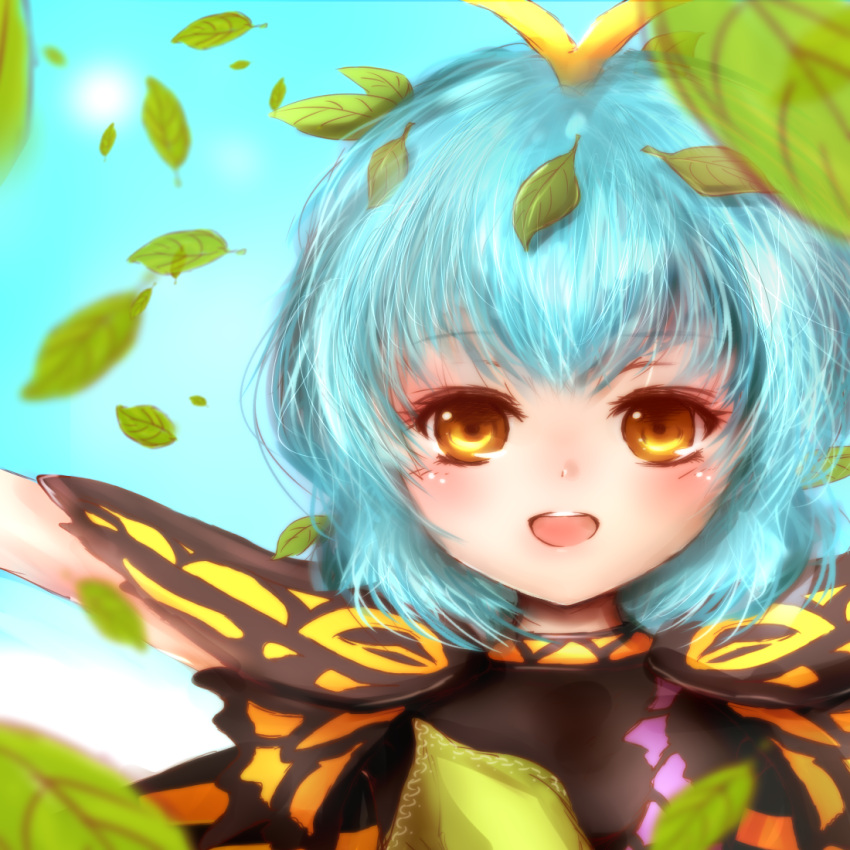 1girl amanojaku antennae arm_up bangs blue_hair blue_sky blush butterfly_wings clouds dress eternity_larva layered_dress leaf leaf_on_head light_blue_hair looking_at_viewer open_mouth outdoors short_hair sky solo touhou upper_body wings yellow_eyes