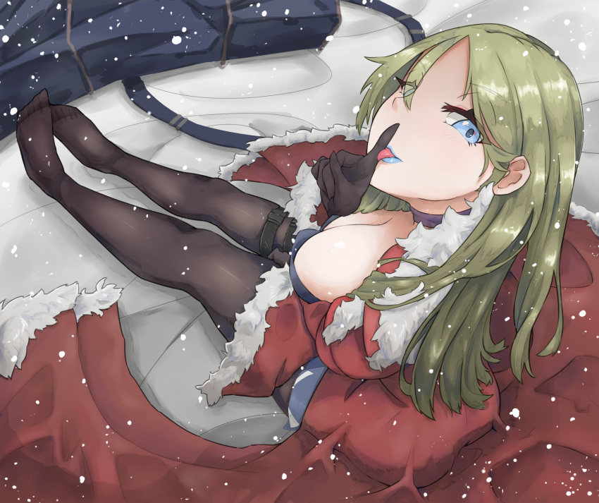 1girl arm_under_breasts bangs black_legwear blonde_hair blue_eyes blue_lipstick breasts choker cleavage coat commentary_request eyebrows_visible_through_hair eyelashes eyes_visible_through_hair famas_(girls_frontline) from_above fur_trim girls_frontline gloves hair_between_eyes hand_up highres index_finger_raised large_breasts lipstick long_hair looking_at_viewer makeup open_mouth pantyhose parted_bangs red_coat rlin sitting snow snowing solo strap tongue tongue_out weapon_bag