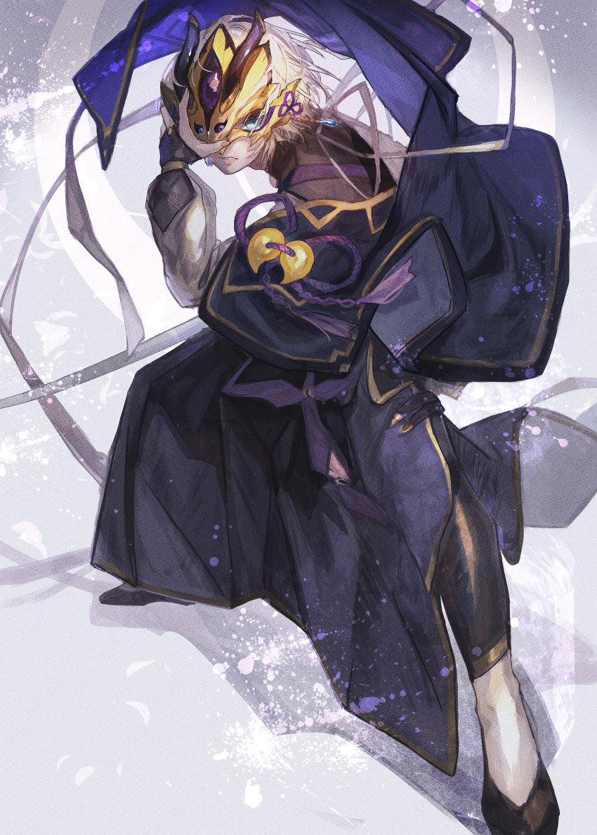 1boy absurdres blue_eyes closed_mouth fate/grand_order fate_(series) fighting_stance gao_changgong_(fate) gloves highres holding holding_sword holding_weapon horned_headwear male_focus mask nishikiya short_hair silver_hair sword weapon