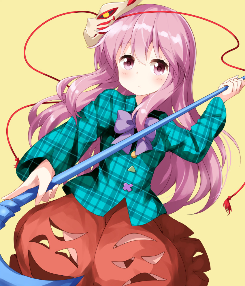 1girl bow bubble_skirt closed_mouth expressionless face_mask fox_mask hata_no_kokoro highres long_sleeves mask mask_on_head naginata pink_eyes pink_hair plaid plaid_shirt polearm ruu_(tksymkw) shirt simple_background skirt solo touhou weapon yellow_background