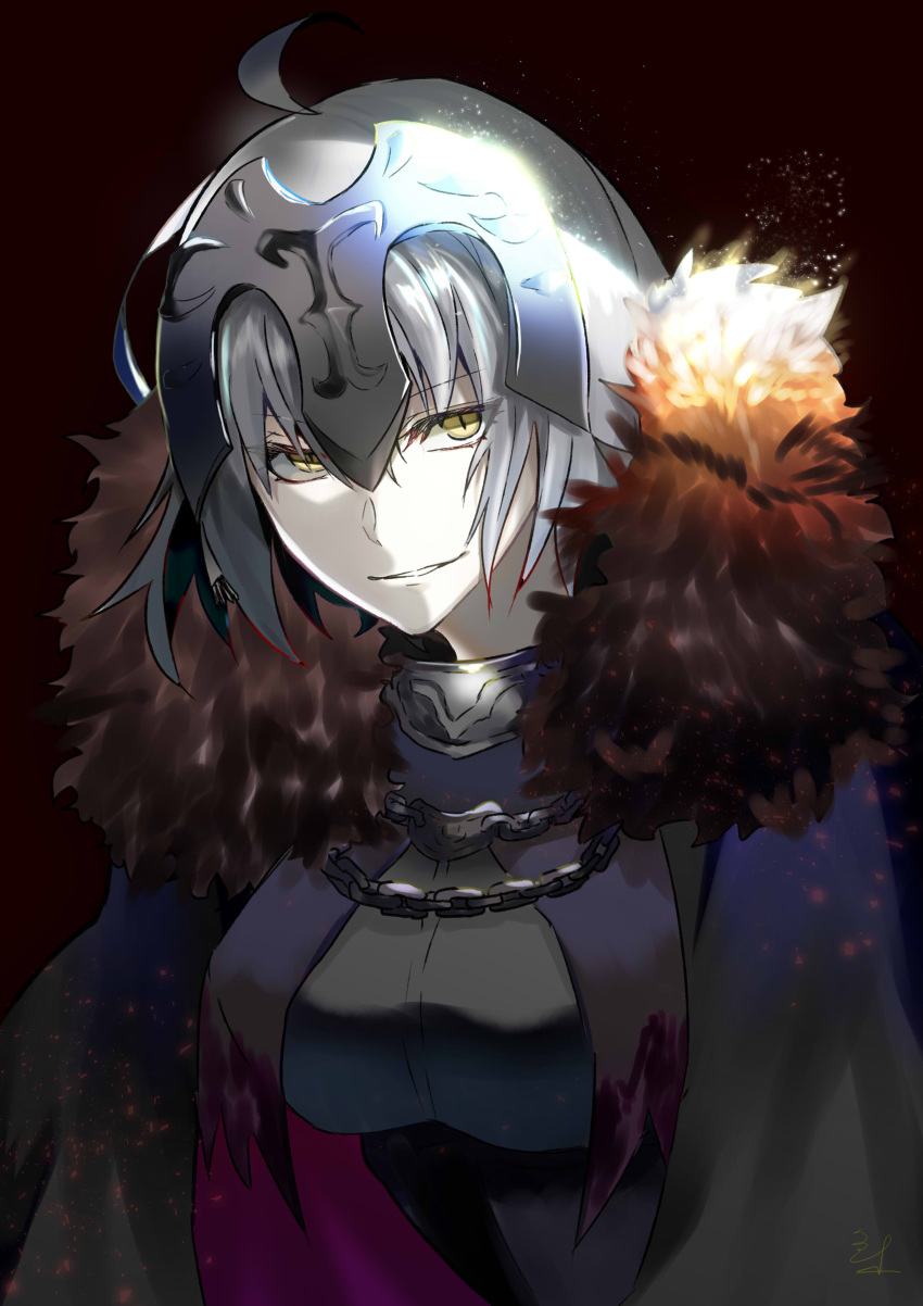 1girl absurdres black_background breasts chains fate/grand_order fate_(series) fur_trim grin headpiece highres hoge jeanne_d'arc_(alter)_(fate) jeanne_d'arc_(fate)_(all) looking_at_viewer medium_breasts parted_lips short_hair silver_hair smile solo tarao_(13raven) yellow_eyes