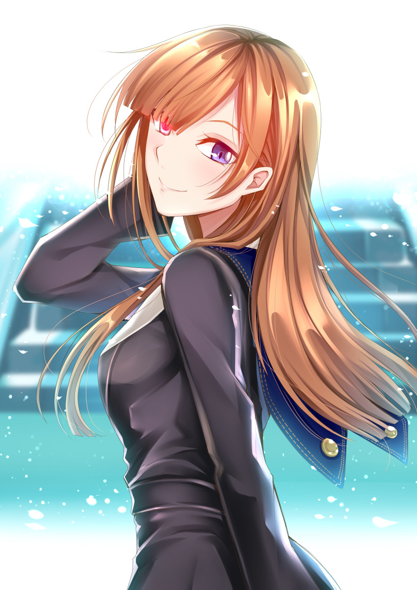 1girl absurdres backlighting blue_eyes blurry blurry_background brown_hair fate/grand_order fate_(series) floating_hair from_behind glowing glowing_eye gu_li hand_in_hair heterochromia highres long_hair looking_at_viewer looking_back no_eyepatch ophelia_phamrsolone red_eyes smile solo stairs upper_body