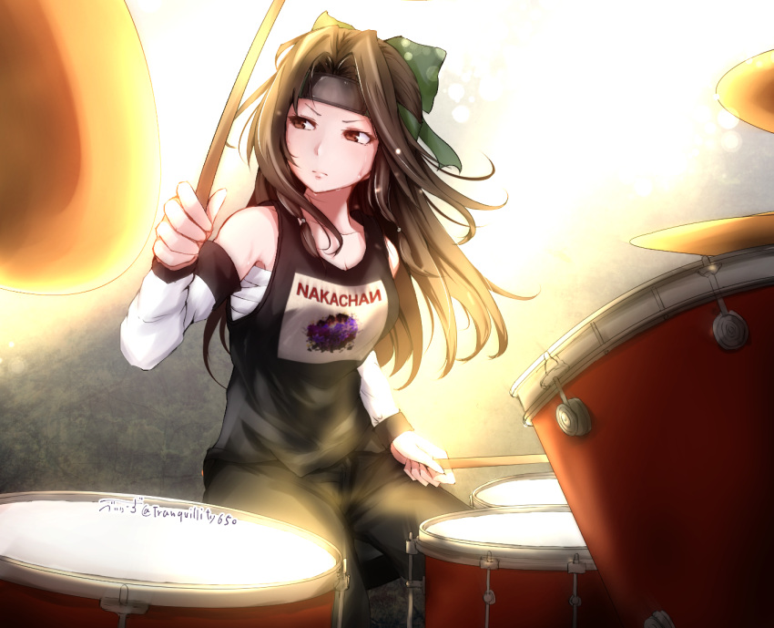 1girl baileys_(tranquillity650) bare_shoulders black_pants black_tank_top bow breasts brown_eyes brown_hair cleavage clothes_writing collarbone detached_sleeves drum drum_set forehead_protector green_bow hair_intakes headband holding_drumsticks instrument jintsuu_(kantai_collection) kantai_collection long_hair looking_away medium_breasts pants remodel_(kantai_collection) sarashi signature sitting solo sweat tank_top twitter_username