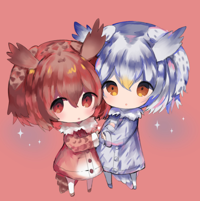 2girls :o bangs bird_tail blush brown_background brown_coat brown_eyes brown_footwear brown_hair chibi coat cottontailtokki eurasian_eagle_owl_(kemono_friends) full_body fur-trimmed_coat fur_trim grey_coat grey_footwear hair_between_eyes head_wings highres kemono_friends looking_at_viewer multiple_girls northern_white-faced_owl_(kemono_friends) pantyhose parted_lips silver_hair sparkle standing white_legwear