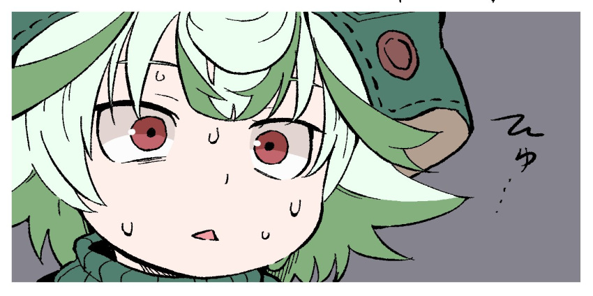 1girl commentary_request green_hair green_hat grey_background hat made_in_abyss multicolored_hair parted_lips portrait prushka red_eyes short_hair simple_background solo streaked_hair sweatdrop triangular_headpiece usuki_(usukine1go) wide-eyed