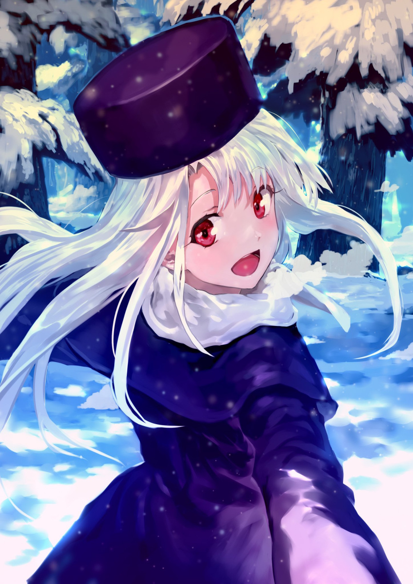 1girl :d bob_(biyonbiyon) coat fate/stay_night fate_(series) floating_hair forest hat highres illyasviel_von_einzbern long_hair looking_at_viewer looking_back nature open_mouth outdoors purple_coat purple_hat red_eyes scarf silver_hair smile snow solo steam white_scarf winter_clothes winter_coat