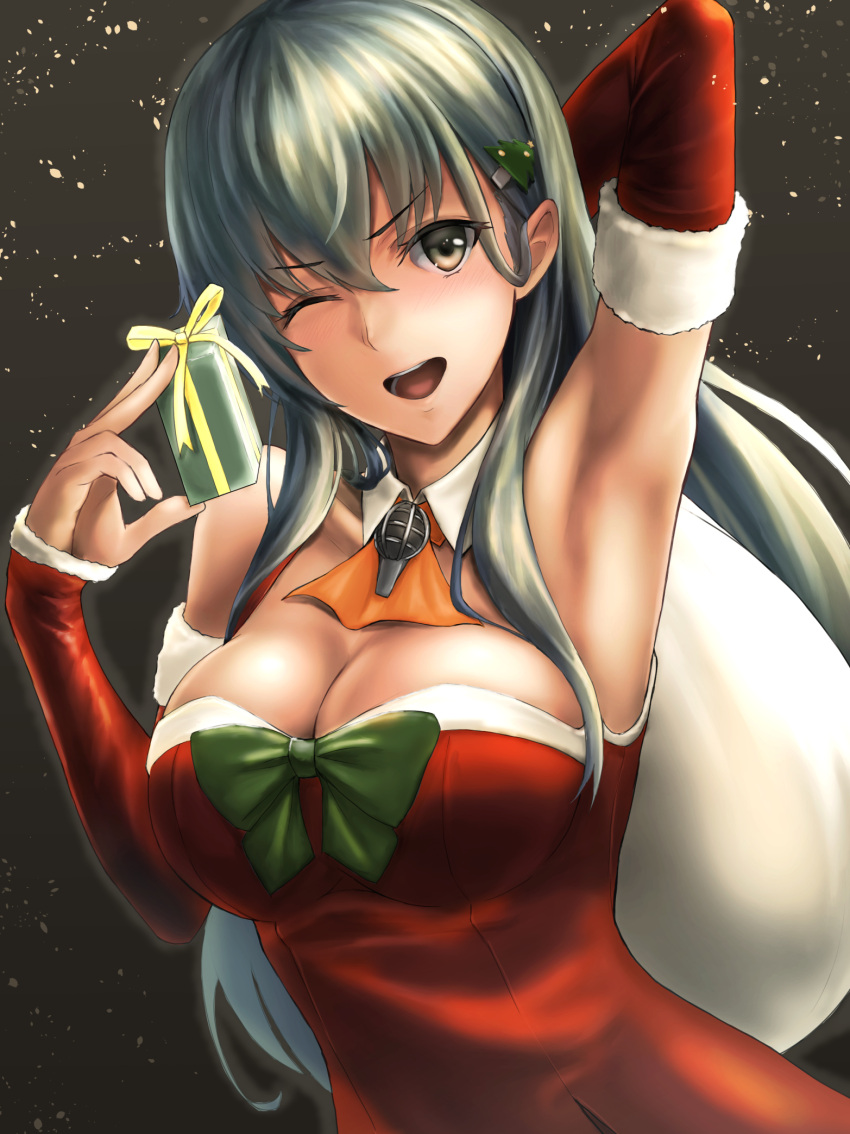 1girl ;d alternate_costume aqua_hair arm_behind_head armpits bangs blush breasts cleavage detached_collar detached_sleeves dress eyebrows_visible_through_hair fur-trimmed_dress fur-trimmed_sleeves fur_trim gift green_eyes hair_between_eyes hair_ornament hairclip highres holding holding_gift holding_sack kantai_collection kokuzoo large_breasts light_particles long_hair looking_at_viewer one_eye_closed open_mouth red_dress sack sidelocks smile solo strapless strapless_dress suzuya_(kantai_collection)