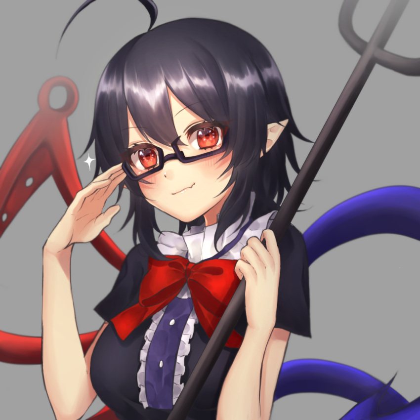 1girl adjusting_eyewear ahoge asymmetrical_wings bespectacled black-framed_eyewear black_hair black_shirt blue_wings blush bow breasts fang glasses grey_background head_tilt highres houjuu_nue looking_at_viewer medium_breasts pointy_ears polearm red_bow red_eyes red_wings semi-rimless_eyewear shirt short_hair solo touhou trident under-rim_eyewear weapon wings yayoimaka03