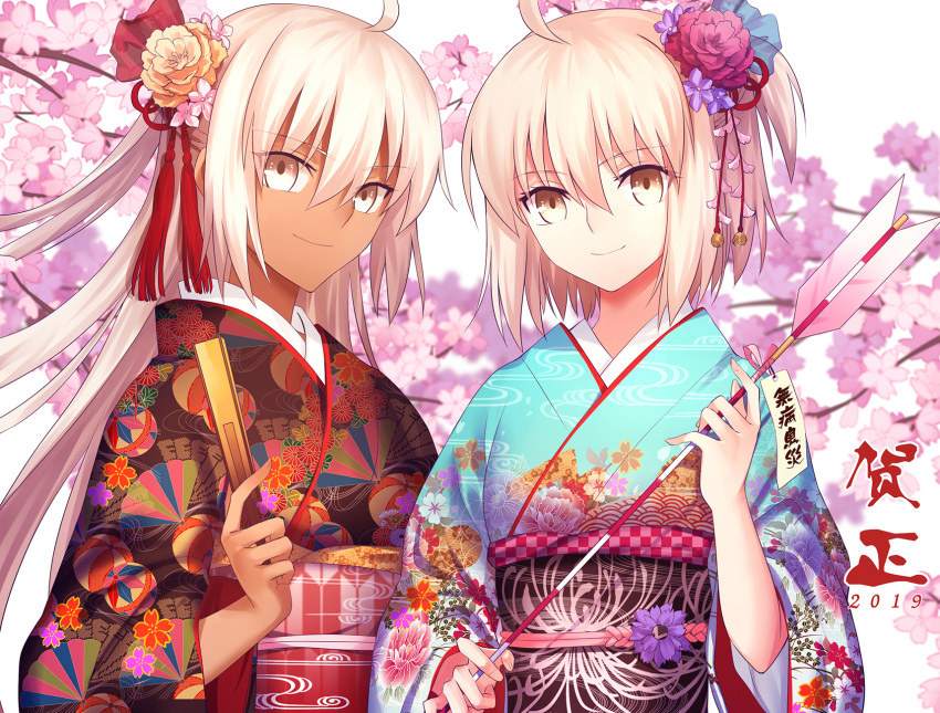 2019 2girls arrow bangs blue_kimono blush brown_eyes brown_kimono closed_fan closed_mouth commentary_request dark_skin eyebrows_visible_through_hair fan fate/grand_order fate_(series) floral_print flower folding_fan gogatsu_fukuin hair_between_eyes hair_flower hair_ornament hamaya hand_up head_tilt highres holding holding_arrow holding_fan japanese_clothes kimono koha-ace light_brown_hair long_hair long_sleeves looking_at_viewer multiple_girls obi okita_souji_(alter)_(fate) okita_souji_(fate) okita_souji_(fate)_(all) orange_flower pink_flower print_kimono purple_flower sash short_hair smile translated tree_branch upper_body very_long_hair white_background wide_sleeves