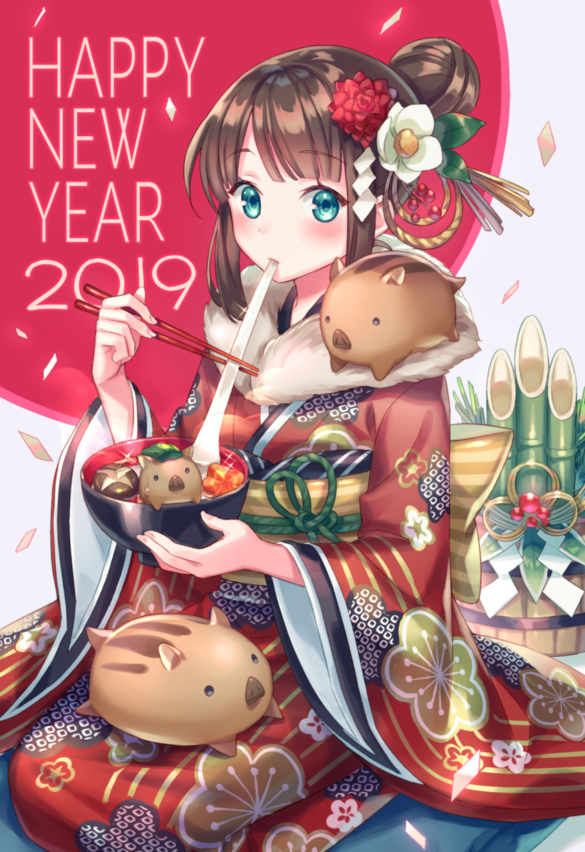 1girl animal animal_on_shoulder back_bow bamboo bangs blunt_bangs boar bow brown_hair chopsticks commentary_request confetti eating eyebrows_visible_through_hair fingernails flower food_in_mouth fur_collar green_eyes hair_bun hair_flower hair_ornament happy_new_year highres holding holding_bow holding_chopsticks japanese_clothes kimono large_bow long_hair long_sleeves looking_at_viewer mochi nail_polish new_year obi original pig pink_nails red_kimono sash seiza sidelocks sitting solo sparkle sweatdrop wide_sleeves zoff_(daria)