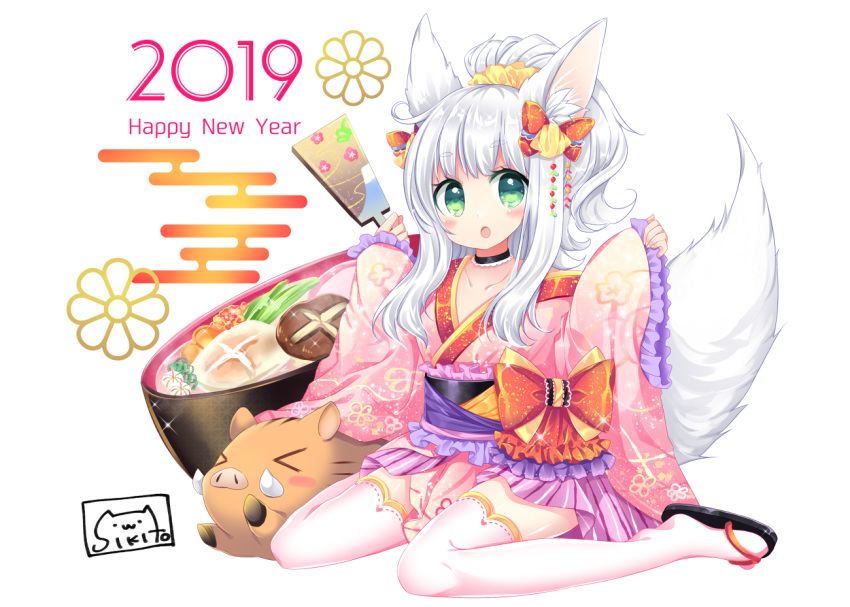 &gt;_&lt; 1girl 2019 :o animal animal_ears artist_name boar bow bowl chinese_zodiac commentary_request food food_request fox_ears fox_tail frilled_kimono frilled_sleeves frills full_body green_eyes hagoita hair_bow happy_new_year japanese_clothes kimono long_hair new_year obi original paddle ponytail sash shikito simple_background sitting tail wariza white_background white_hair wide_sleeves year_of_the_pig