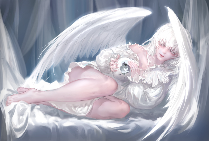 1other androgynous bare_legs bare_shoulders barefoot closed_mouth commentary_request dress feathered_wings flower highres holding long_hair long_sleeves lying on_side original qidai rose smile solo toenails white_dress white_flower white_hair white_rose white_wings wings