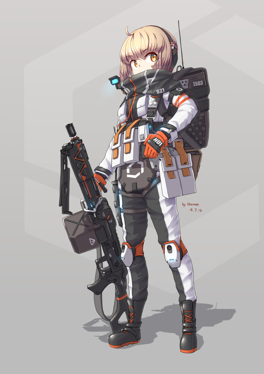 1girl absurdres ahoge backpack bag blonde_hair boots chinese_commentary commentary_request gloves gun headphones highres knee_pads light_machine_gun load_bearing_equipment orange_eyes original sherman_(egnk2525) simple_background solo weapon