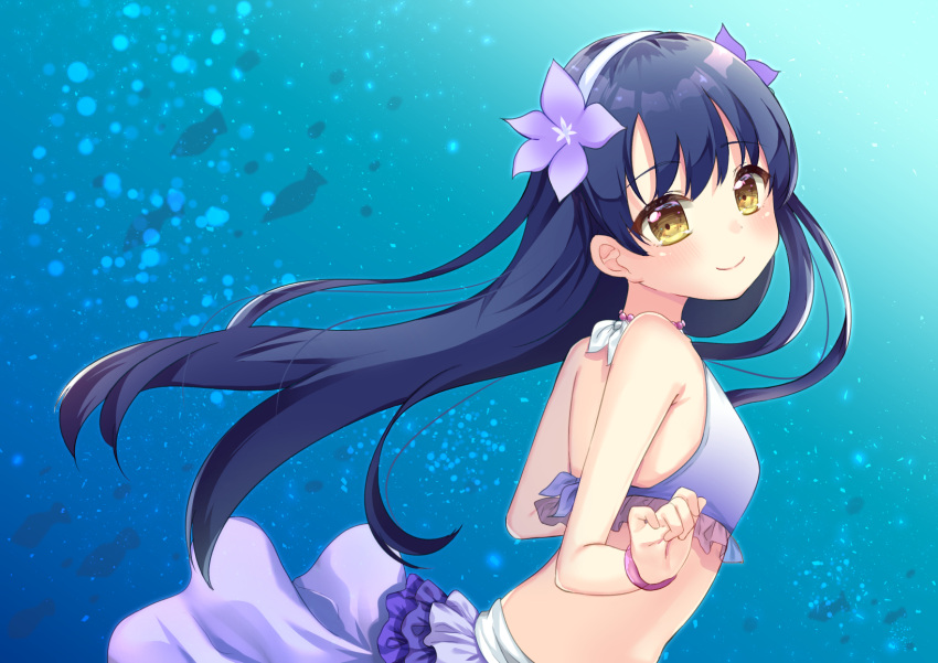 1girl arms_up bangs bikini blue_hair blush bracelet closed_mouth commentary_request eyebrows_visible_through_hair floating_hair flower frilled_bikini frills gradient_clothes hair_between_eyes hair_flower hair_ornament hibiscus highres jewelry long_hair looking_at_viewer looking_back love_live! love_live!_school_idol_project natsuiro_egao_de_1_2_jump! necklace smile solo sonoda_umi suzu_(minagi) swimsuit upper_body white_bikini yellow_eyes
