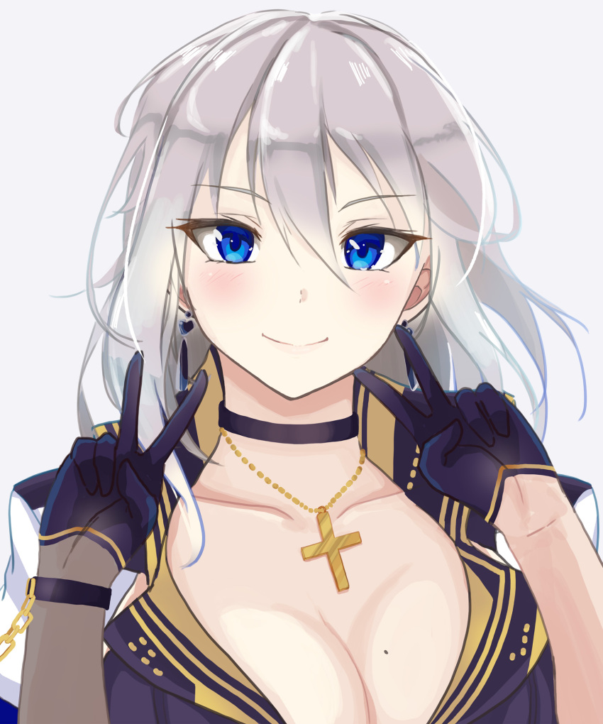 1girl azur_lane blue_eyes blush breasts choker cleavage commentary_request cross cross_necklace double_v earrings eyebrows_visible_through_hair gloves half_gloves heart heart_earrings highres jewelry large_breasts long_hair looking_at_viewer masanobu_(wgzc2-5freedom2) medium_hair mole mole_on_breast necklace silver_hair simple_background smile solo upper_body v washington_(azur_lane) white_background