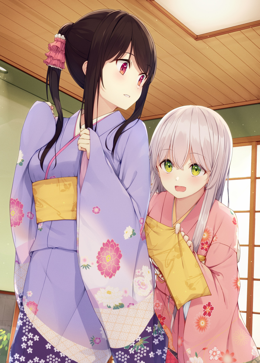 2girls :d absurdres bangs black_hair blush breasts commentary_request eyebrows_visible_through_hair floral_print green_eyes hair_between_eyes hair_ornament hair_scrunchie hands_up highres indoors japanese_clothes kimono light_particles long_hair long_sleeves looking_at_another looking_back multiple_girls obi open_mouth original parted_lips pink_kimono pink_scrunchie ponytail print_kimono purple_kimono red_eyes sanpaku sash scrunchie sidelocks silver_hair sleeves_past_wrists small_breasts smile standing tsuchikure wide_sleeves
