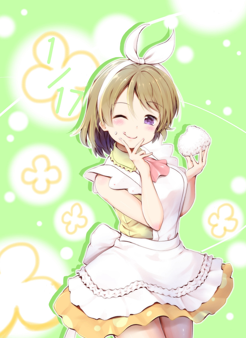 1girl ;q absurdres apron arms_up bangs bare_arms blush breasts clover contrapposto cowboy_shot cravat dated drop_shadow eyebrows_visible_through_hair food food_on_face four-leaf_clover green_background hair_ribbon hand_on_own_chin hayaoki_(asagi-iro_seishun-bu) highres holding holding_food koizumi_hanayo light_brown_hair love_live! love_live!_school_idol_project medium_breasts one_eye_closed onigiri orange_skirt pink_neckwear polka_dot_skirt ribbon rice rice_on_face shirt skirt sleeveless sleeveless_shirt smile solo standing swept_bangs tongue tongue_out v violet_eyes yellow_shirt
