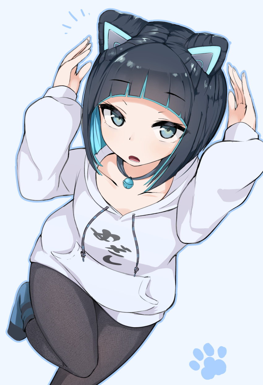 1girl animal_ears arms_up bangs bell bell_collar black_hair black_legwear blue_eyes blue_legwear cat_ears cat_paw collar collar_bone commentary_request dot_nose eyebrows_visible_through_hair foot_out_of_frame highres hood hood_down hoodie jovejun knee_up long_sleeves looking_at_viewer mizushima_aoi_(virtual_youtuber) open_mouth pantyhose paws short_hair simple_background solo virtual_youtuber white_background white_hoodie