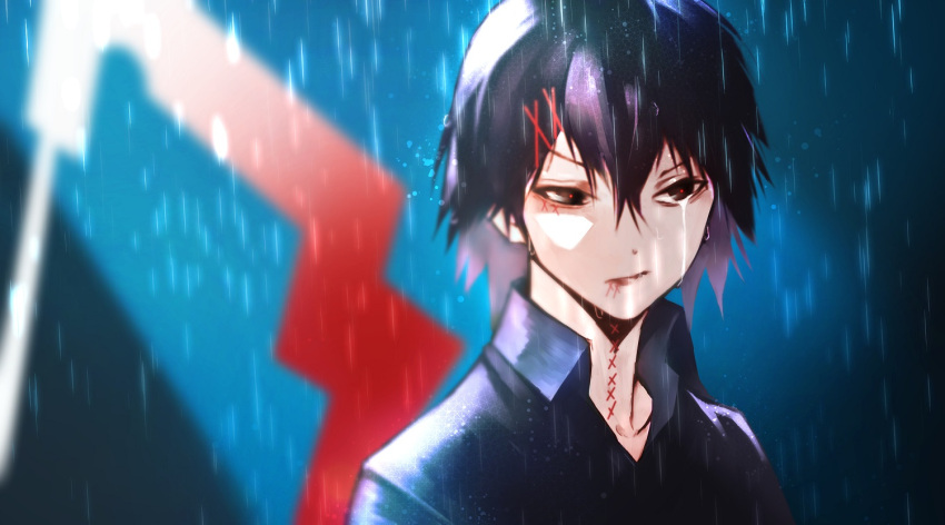 1boy 55level androgynous black_hair black_shirt commentary_request dark dot_nose hair_between_eyes hair_ornament hairclip half-closed_eye looking_to_the_side male_focus outdoors rain red_eyes roman_numverals scythe shirt short_hair solo stitched_mouth stitches suzuya_juuzou tears tokyo_ghoul tokyo_ghoul:re v-shaped_eyebrows water_drop weapon wet wet_face wet_hair