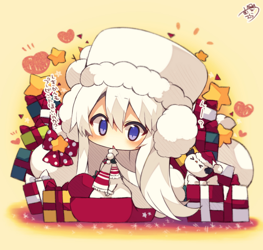 &gt;_&lt; 1girl :&lt; azur_lane bangs beige_background blush box cape character_request chibi dress earmuffs eyebrows_visible_through_hair fur-trimmed_cape fur-trimmed_hat fur-trimmed_sleeves fur_trim gift gift_box hair_between_eyes hat heart long_hair long_sleeves looking_at_viewer muuran parted_lips red_hat sack santa_hat signature snowman solo star triangle_mouth very_long_hair violet_eyes white_cape white_dress white_hair white_hat