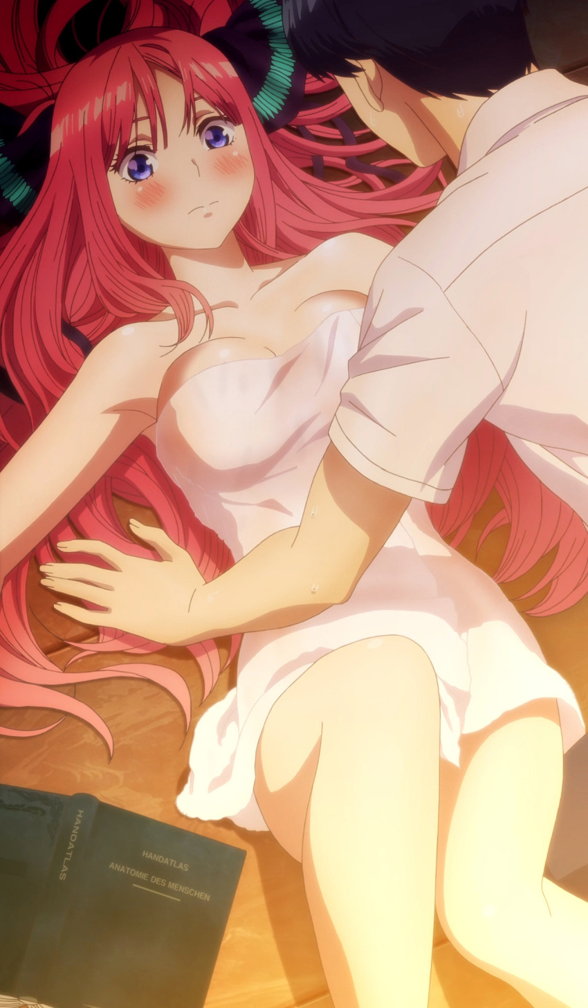 1girl blue_eyes go-toubun_no_hanayome highres nakano_nino screencap stitched third-party_edit towel