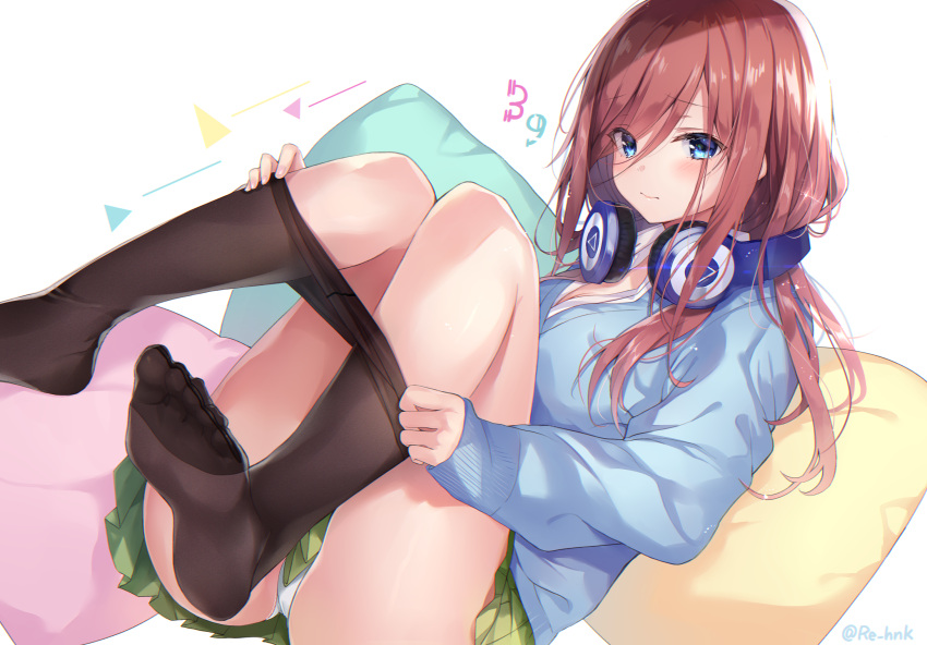 1girl ass bangs blue_eyes blue_sweater blush breasts brown_hair brown_legwear closed_mouth collared_shirt commentary_request eyebrows_visible_through_hair feet go-toubun_no_hanayome green_skirt headphones headphones_around_neck highres knees_up long_hair long_sleeves looking_at_viewer medium_breasts miniskirt nakano_miku no_shoes panties pantyhose pantyhose_pull pillow reclining sakura_honoka_(srhk0623) shirt sidelocks skirt sleeves_past_wrists solo sweater underwear white_background white_panties white_shirt