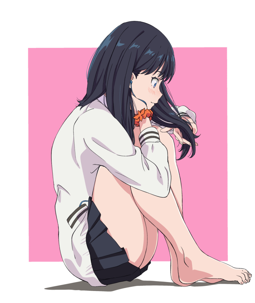 1girl barefoot black_hair black_skirt blue_eyes blush cardigan closed_mouth commentary_request earphones highres kanbe_piroshiki legs long_sleeves orange_scrunchie pink_background profile scrunchie short_hair sitting skirt solo ssss.gridman takarada_rikka white_cardigan wrist_scrunchie