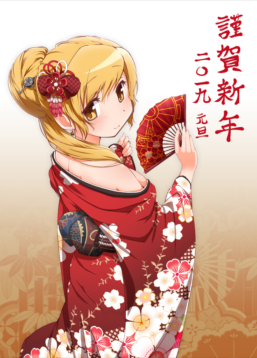 1girl absurdres alternate_hairstyle blonde_hair drill_hair earrings fan floral_print flower hair_flower hair_ornament highres holding holding_fan japanese_clothes jewelry kimono looking_back mahou_shoujo_madoka_magica new_year oiran ponytail ring sash smile solo tomoe_mami twin_drills yanmaami yellow_eyes yukata