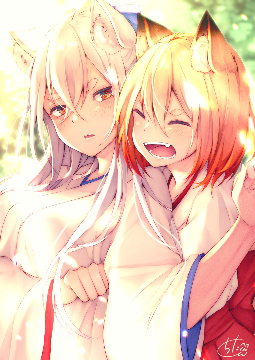 2girls :d animal_ear_fluff animal_ears backlighting bangs blue_bow blurry blurry_background blush bow breasts brown_hair chita_(ketchup) commentary_request depth_of_field eyebrows_visible_through_hair fangs fox_ears fox_girl grey_hair hair_between_eyes hair_bow head_tilt highres japanese_clothes kimono long_hair long_sleeves medium_breasts multiple_girls open_mouth original parted_lips short_eyebrows signature smile thick_eyebrows white_kimono wide_sleeves