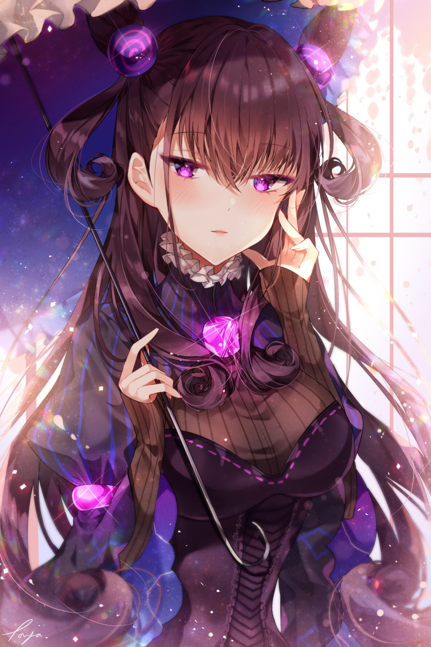1girl bangs black_dress blush breasts brown_hair closed_mouth double_bun dress eyebrows_visible_through_hair fate/grand_order fate_(series) frills gem hair_between_eyes hair_ornament highres holding holding_umbrella large_breasts long_hair long_sleeves looking_at_viewer murasaki_shikibu_(fate) puffy_sleeves solo sparkle taya_5323203 two_side_up umbrella upper_body very_long_hair violet_eyes window