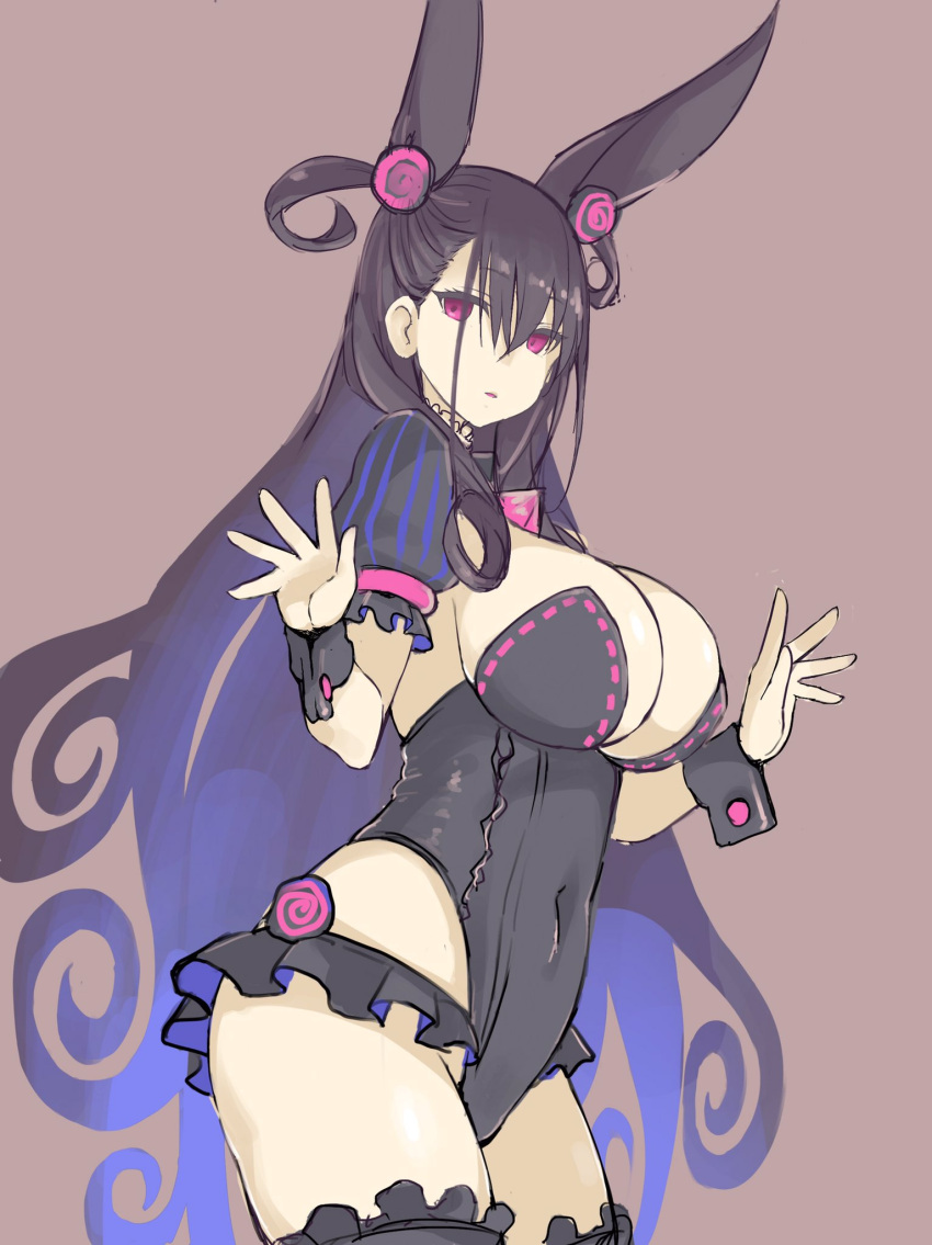 1girl animal_ears bakutendou black_hair black_legwear black_leotard breasts brooch brown_background bunnysuit cleavage commentary covered_navel cowboy_shot fate/grand_order fate_(series) frills hair_between_eyes hair_ornament hands_up highres jewelry large_breasts leotard long_hair looking_at_viewer murasaki_shikibu_(fate) parted_lips rabbit_ears shrug_(clothing) simple_background solo standing striped thigh-highs thighs two_side_up very_long_hair violet_eyes wrist_cuffs