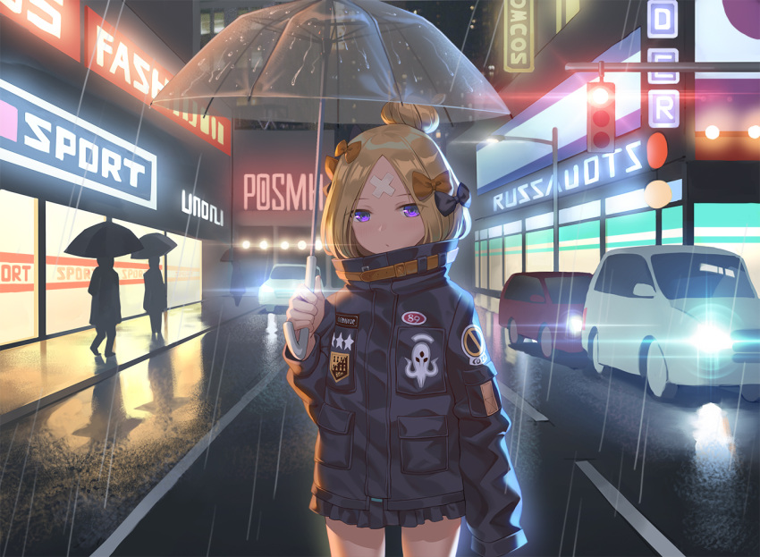 1girl abigail_williams_(fate/grand_order) bangs black_bow black_jacket blonde_hair bow car closed_mouth commentary crossed_bandaids english_commentary fate/grand_order fate_(series) ground_vehicle hair_bow hair_bun heroic_spirit_traveling_outfit holding holding_umbrella jacket long_hair long_sleeves looking_at_viewer motor_vehicle neon_lights night orange_bow outdoors parted_bangs polka_dot polka_dot_bow rain road sleeves_past_fingers sleeves_past_wrists solo_focus standing star street transparent transparent_umbrella umbrella violet_eyes yaxiya